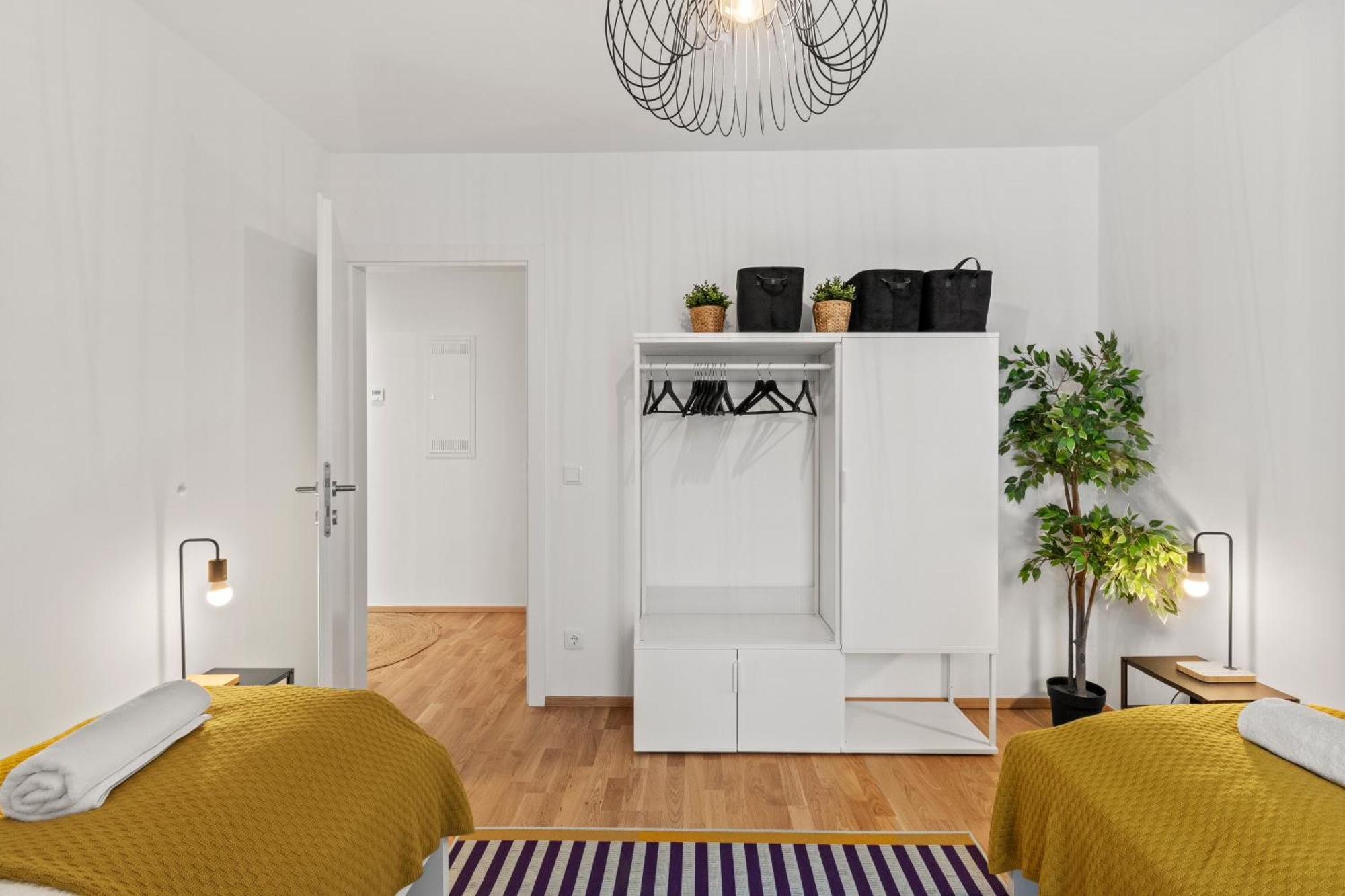 1 Min To Public Transport - 3 Min To Supermarket And Pharmacy - On-site Parking For 19,90 Eur *