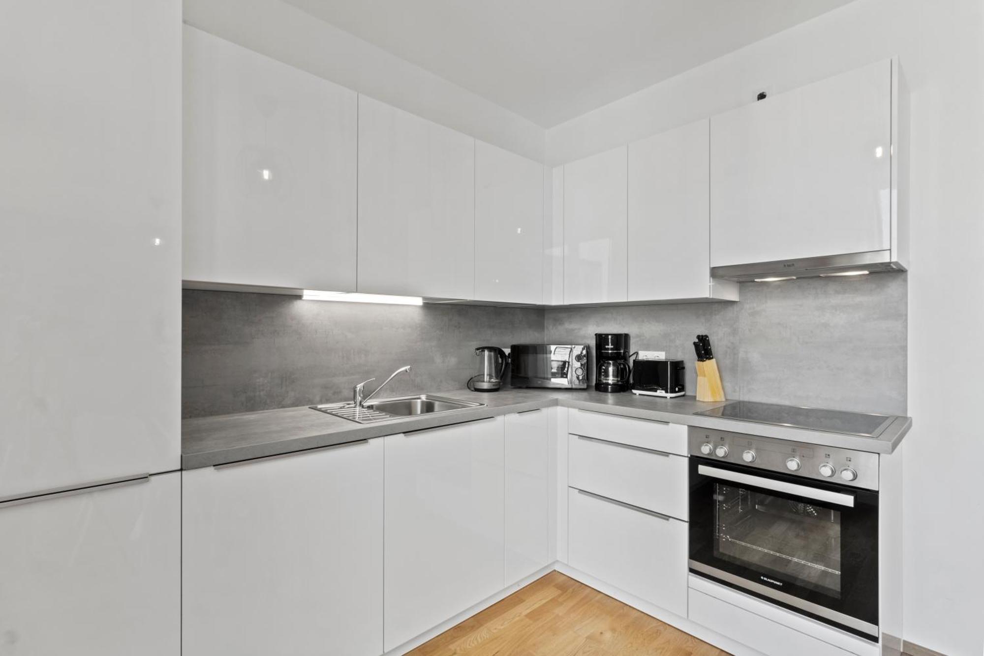 Apartament 1 Min To Public Transport - 3 Min To Supermarket And Pharmacy - On-site Parking For 19,90 Eur *