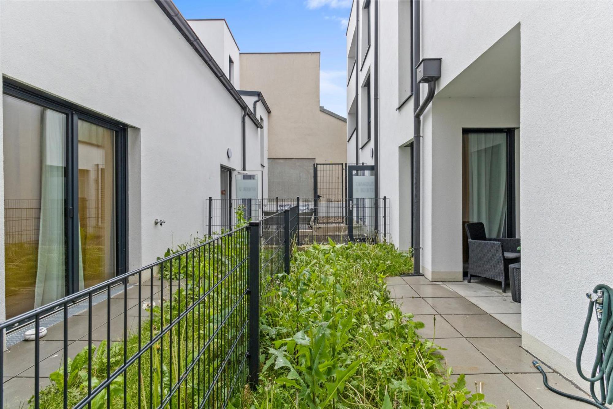 Apartment 1 Min To Public Transport - 3 Min To Supermarket And Pharmacy - On-site Parking For 19,90 Eur *