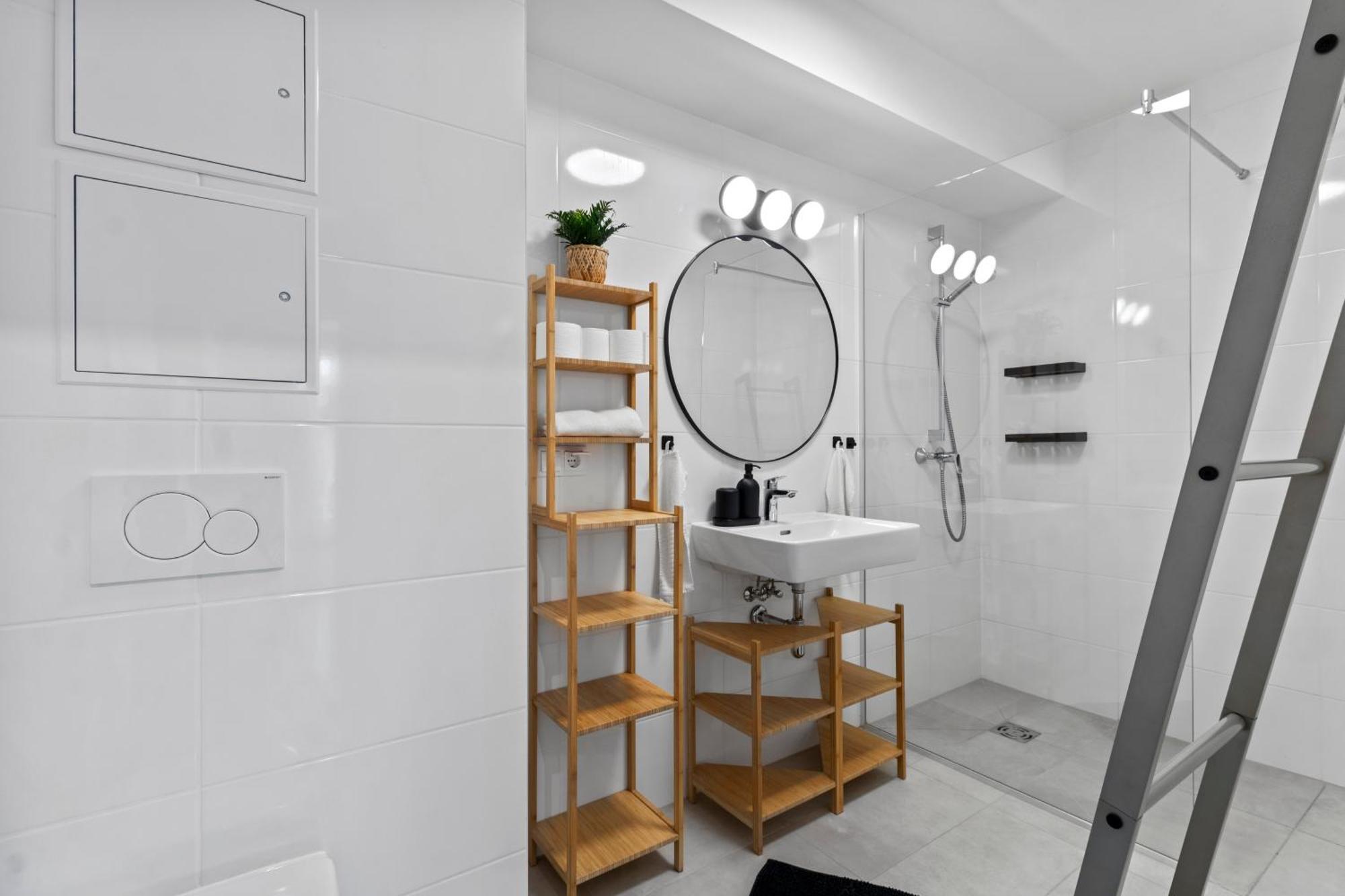 Near Klinik Floridsdorf - 3 Min To Supermarket And Pharmacy - On-site Parking For 19,90 Eur *