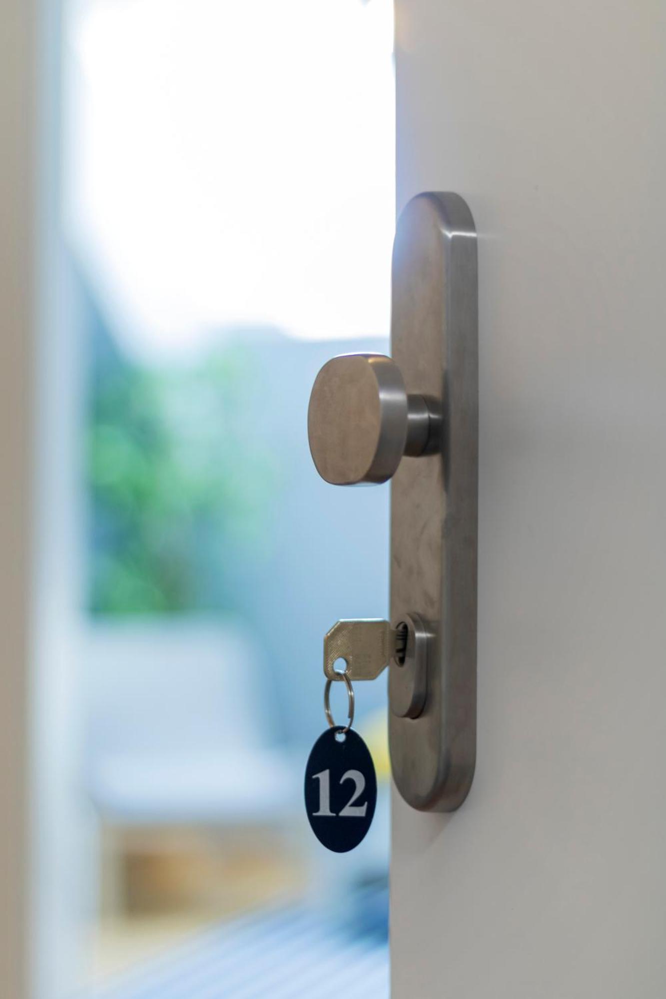 Near Klinik Floridsdorf - 3 Min To Supermarket And Pharmacy - On-site Parking For 19,90 Eur Apartment