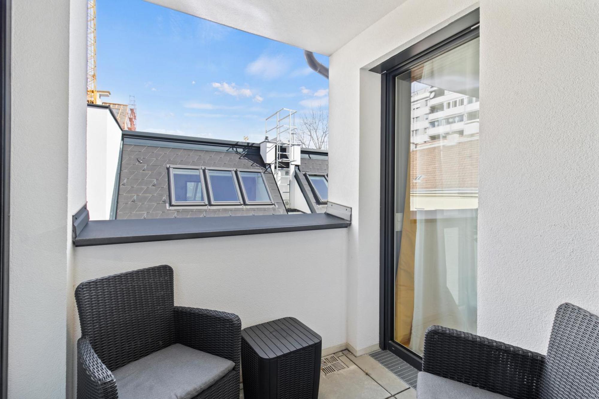 Near Klinik Floridsdorf - 3 Min To Supermarket And Pharmacy - On-site Parking For 19,90 Eur