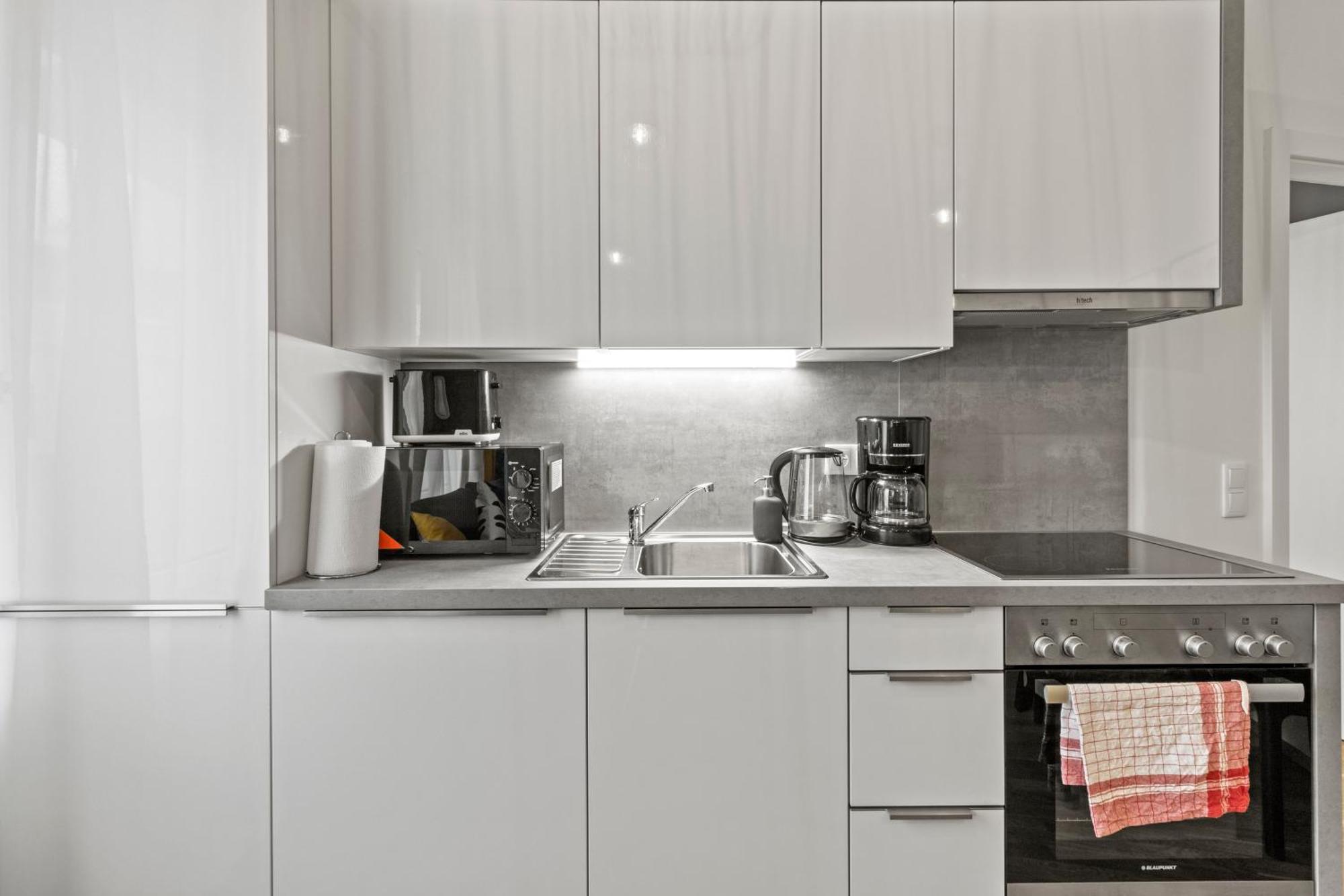 Apartment Near Klinik Floridsdorf - 3 Min To Supermarket And Pharmacy - On-site Parking For 19,90 Eur