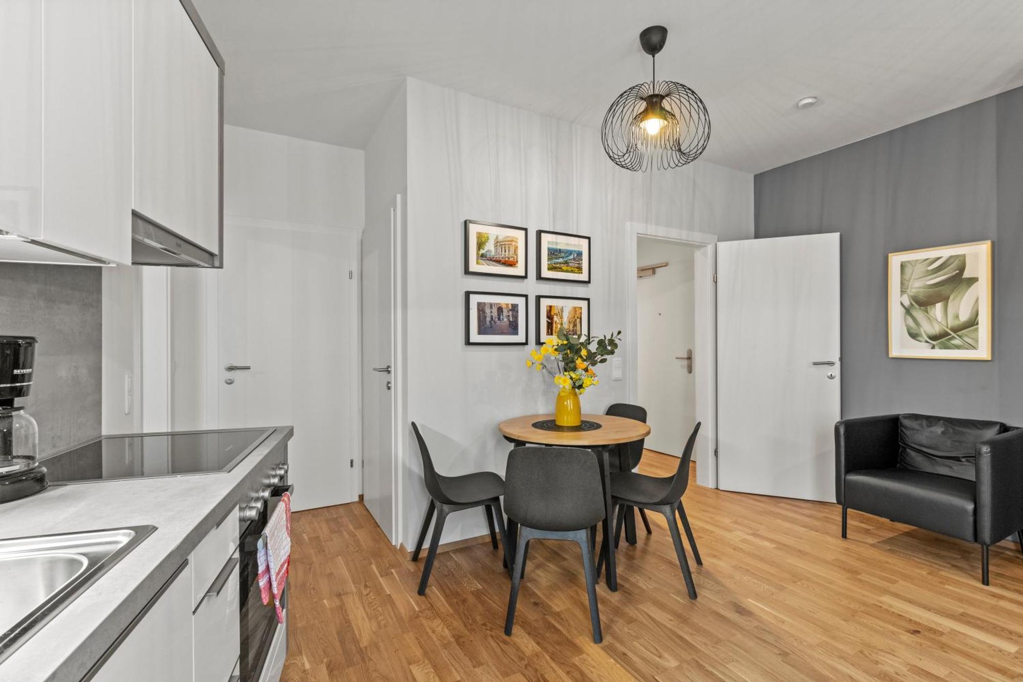 Apartment Near Klinik Floridsdorf - 3 Min To Supermarket And Pharmacy - On-site Parking For 19,90 Eur *